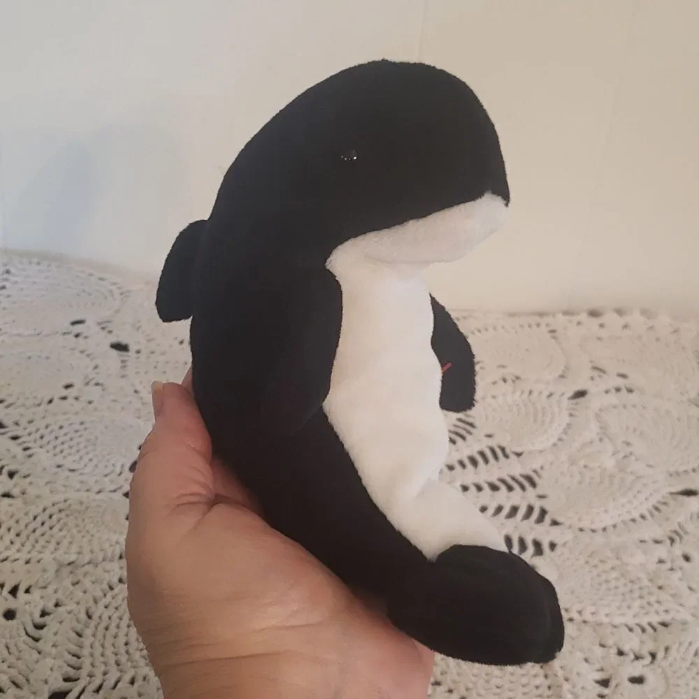 Vintage 1996 Ty Beanie Baby WAVES the Whale